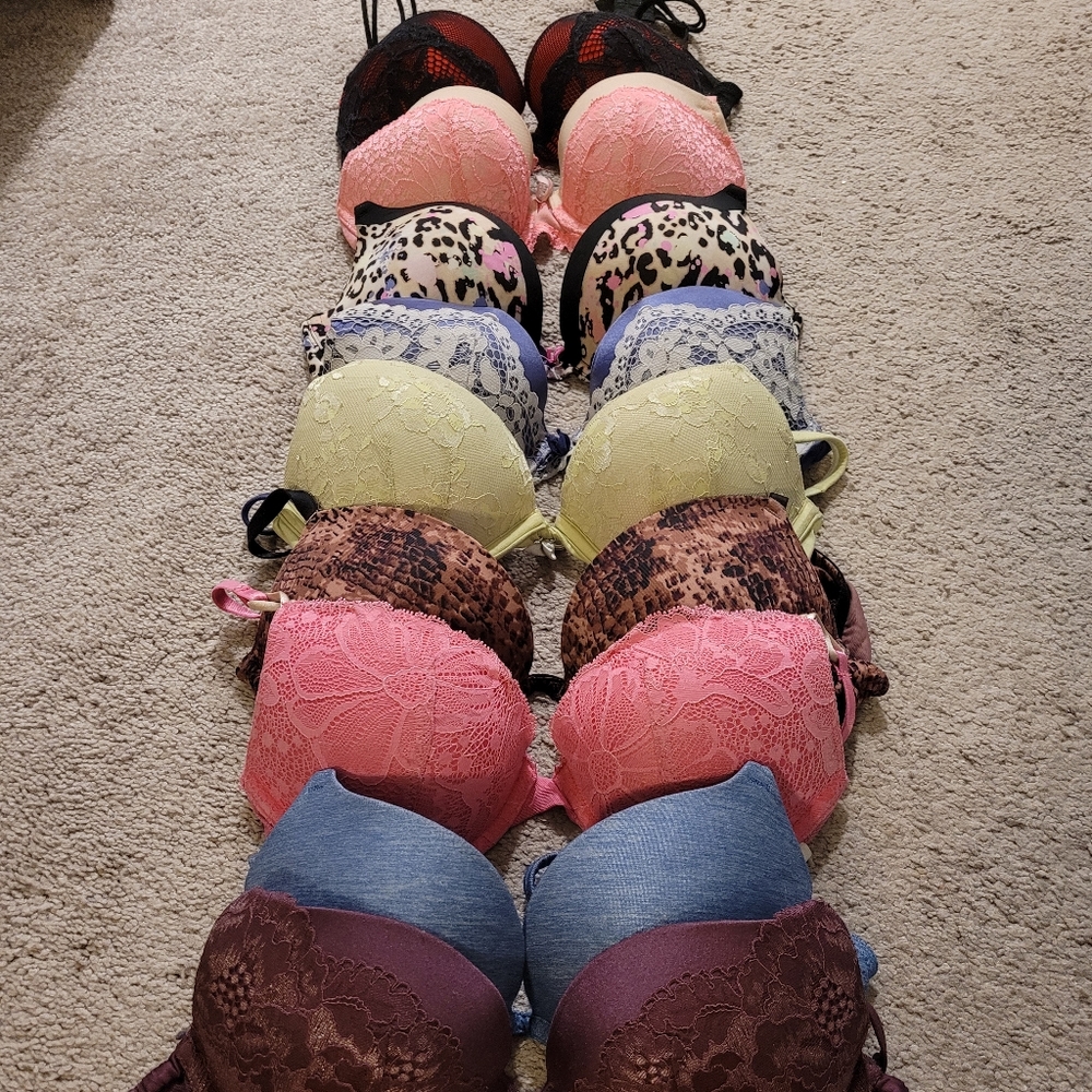 Bundle of 9 vs, pink and maiden form bras